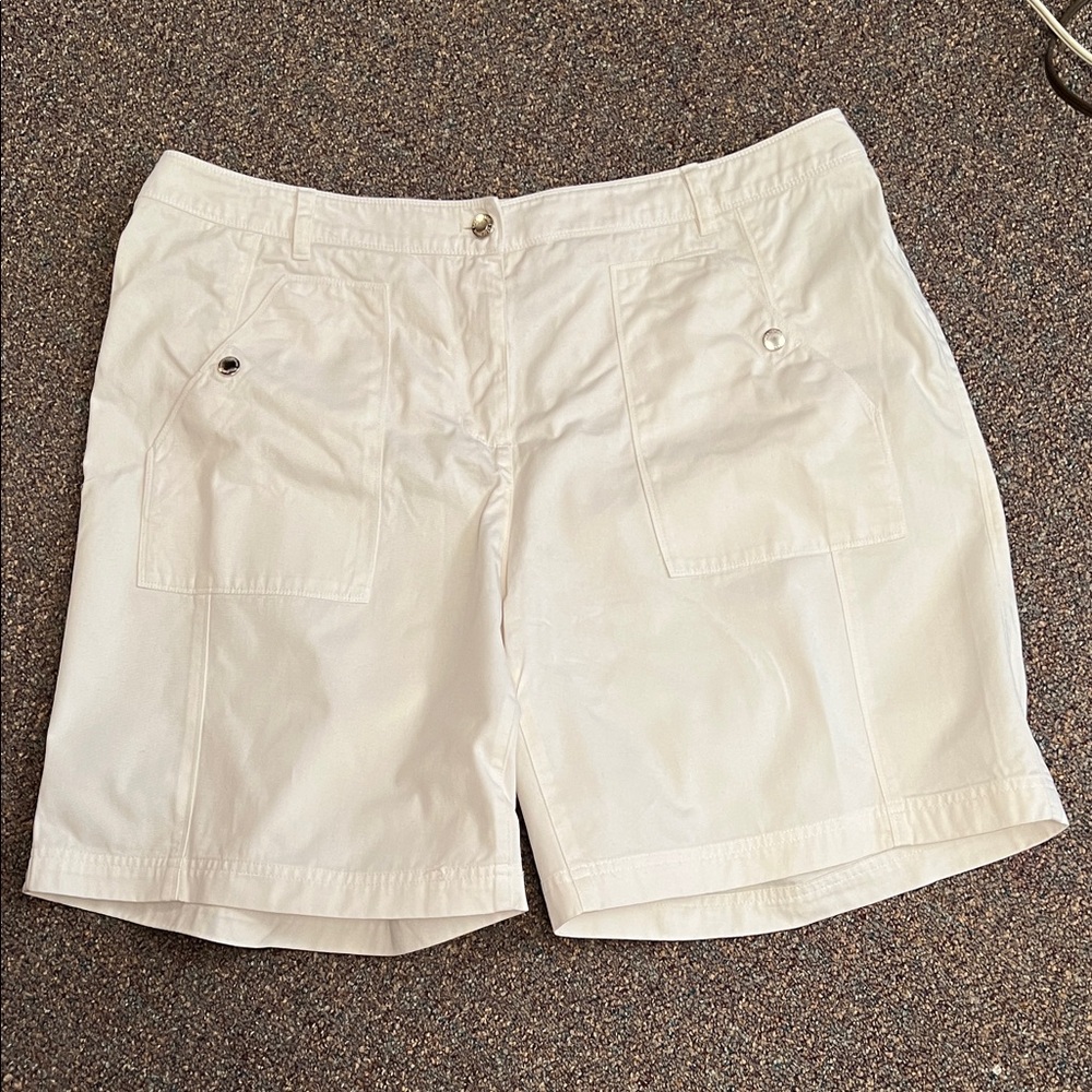 Jones New York Cream Women's Shorts